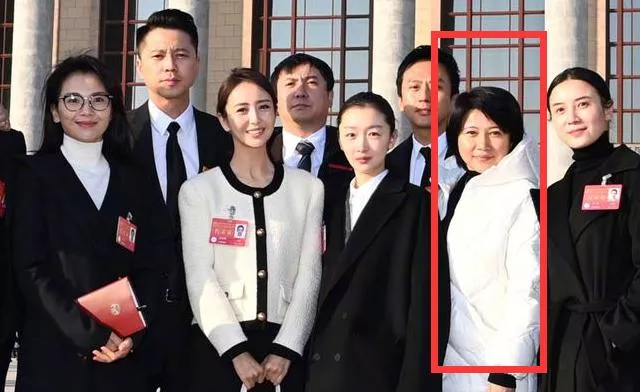 颜丙燕:被称男版富大龙,曾为母亲疯狂恋爱,用爱让母亲多活5年