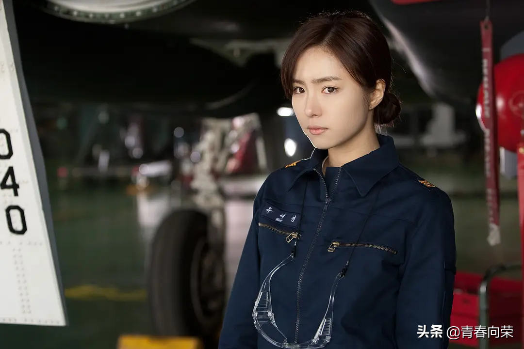 壮志凌云2火爆全球，推荐几部军事迷必看的空战电影