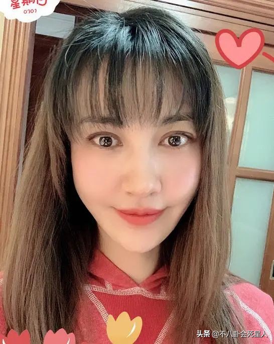 娱乐圈“假下巴”大赏，又尖又翘，一笑下巴原地起飞太吓人