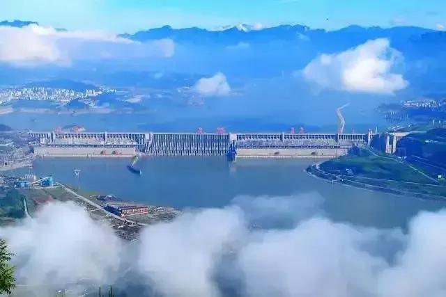 推广新能源汽车，不只是环保问题，更是国家能源格局发展问题