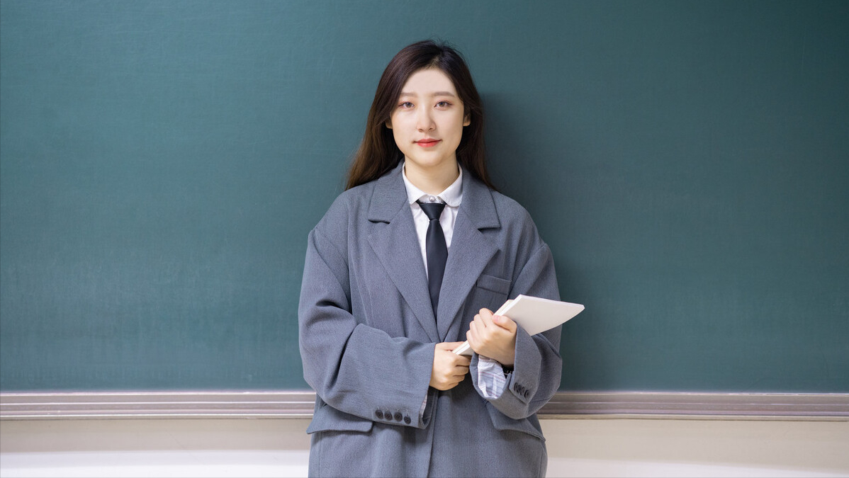 如果你是一名教师，你认为育人重要还是教学重要？