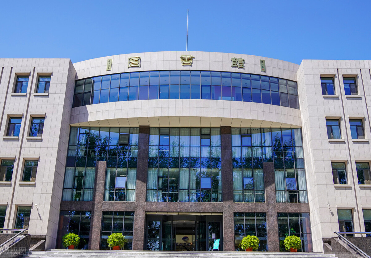 大学生留校当辅导员，真的有出息吗？看完这四条出路相信你也喜欢