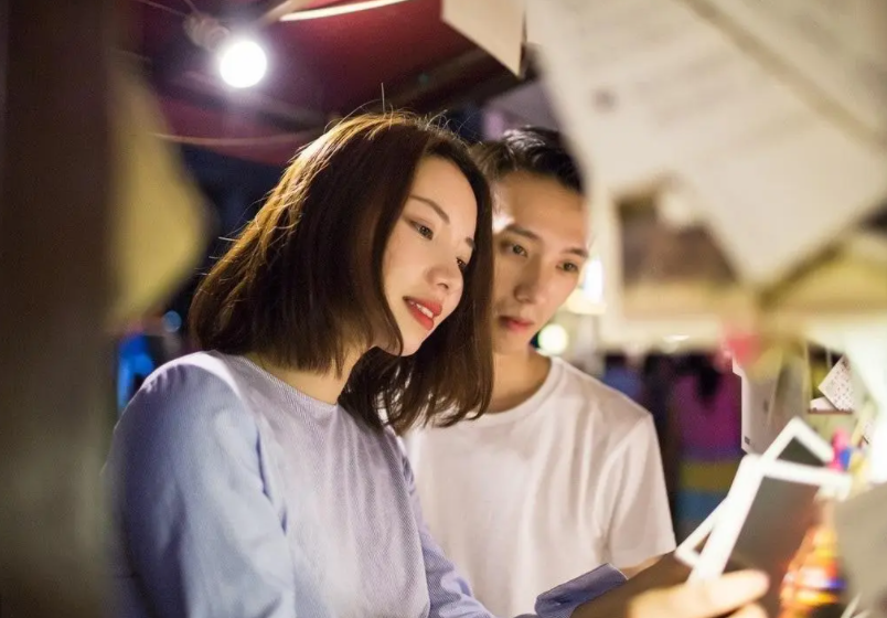 要尽量在大学找对象？男生家长的忠告很现实，大学生别不以为然