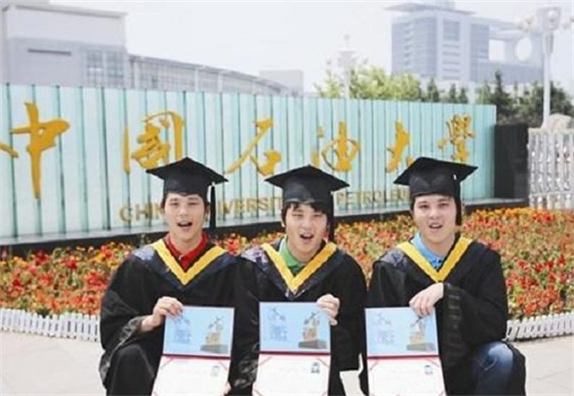 山东三胞胎同时考上211高校，十年后同日成婚：爷爷盼着抱重孙