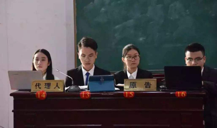 毕业多年后才醒悟，公务员和律师差距过于明显，不只是薪资待遇