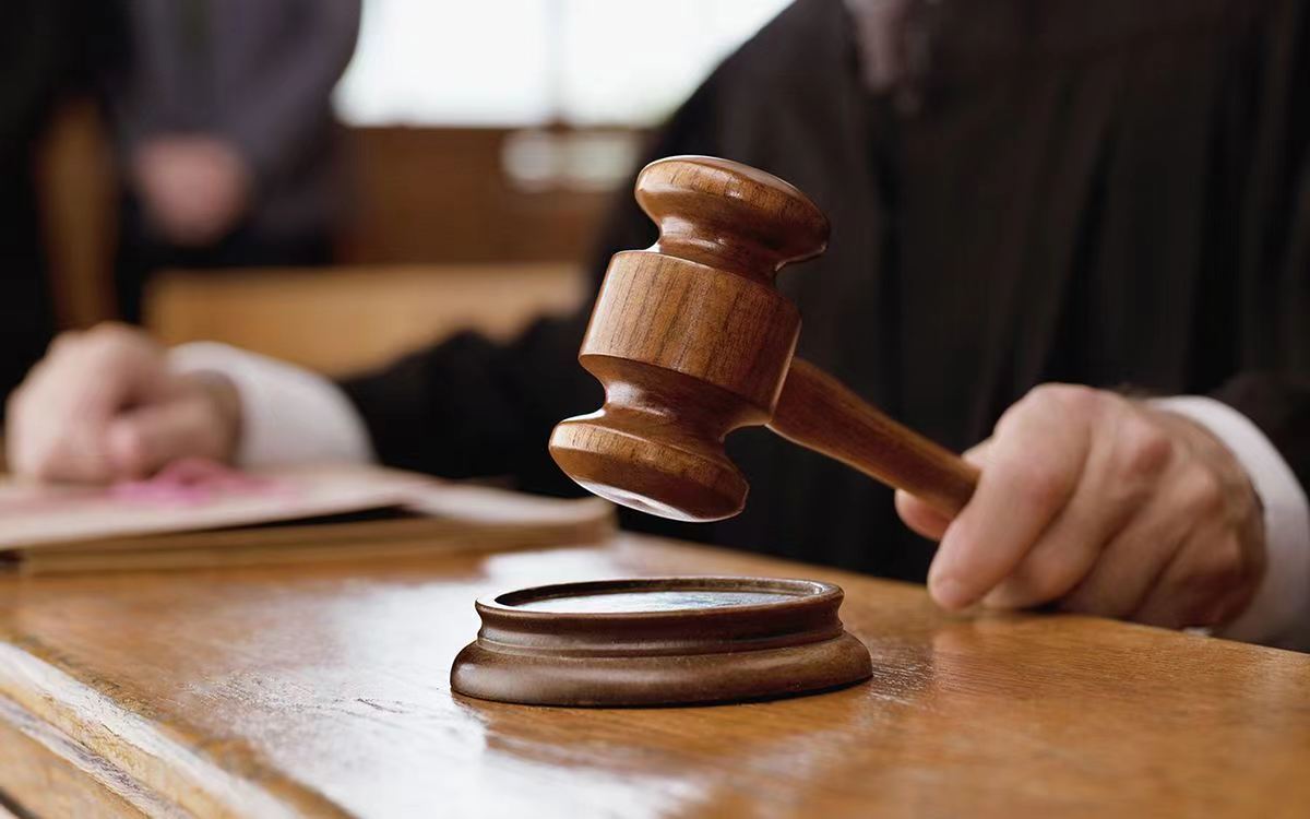 “唐山”被打女子伤情曝光，歹徒量刑或加重，“黑伞”也保不住他