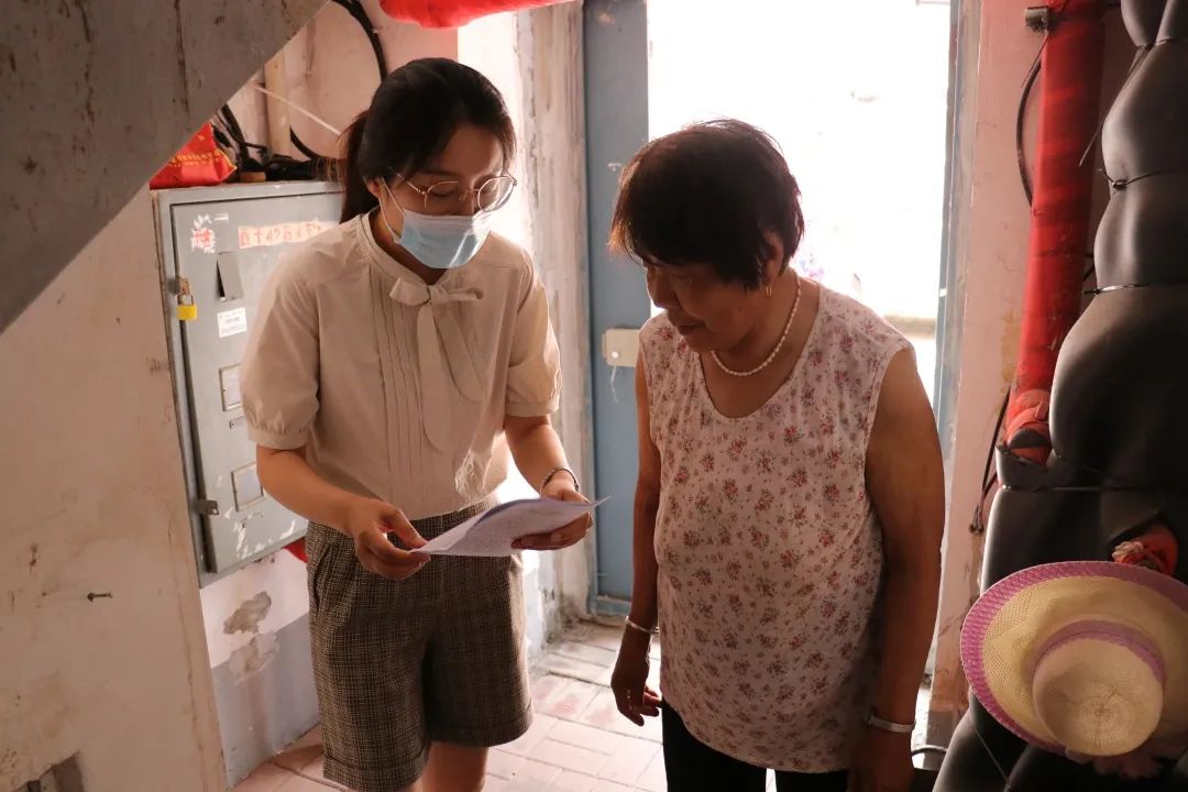 辉南县人民法院深入泰安社区开展“文明创城”宣传活动