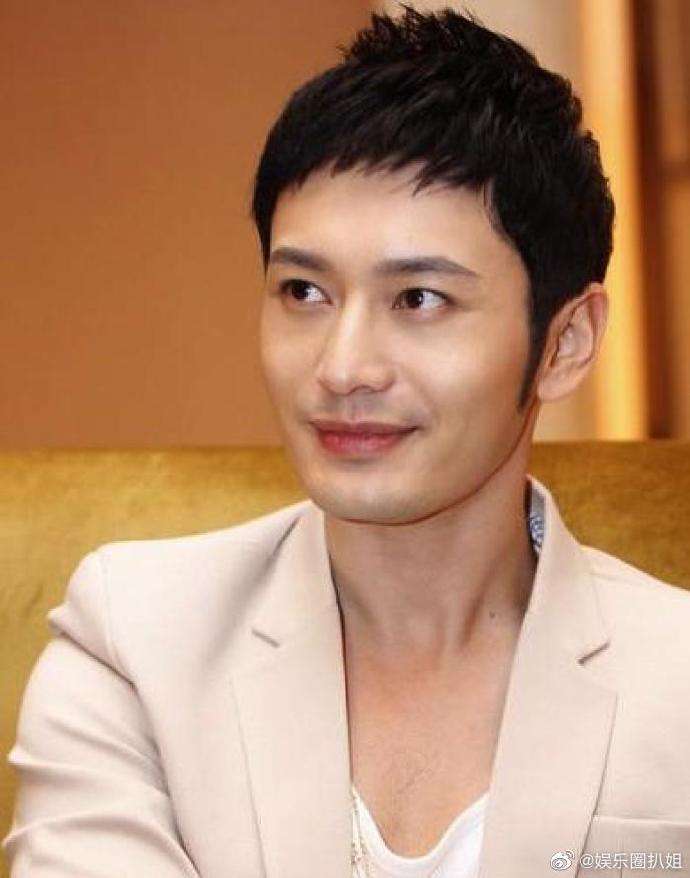 杨颖：离婚不到半年，失去靠山黄晓明的她，除了综艺还有什么？