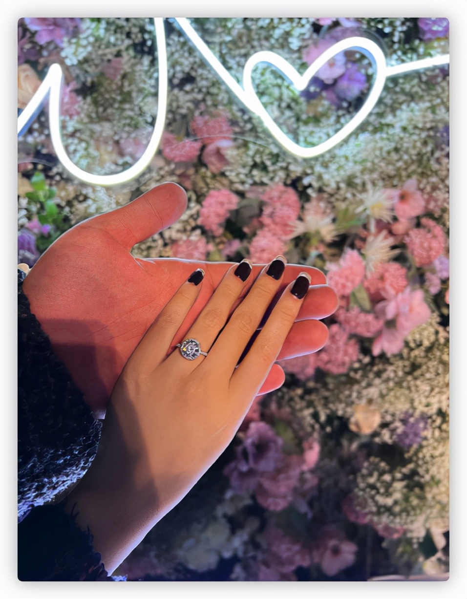 美女网红庄庄官宣结婚(网红庄庄ChongSuKei_个人资料)