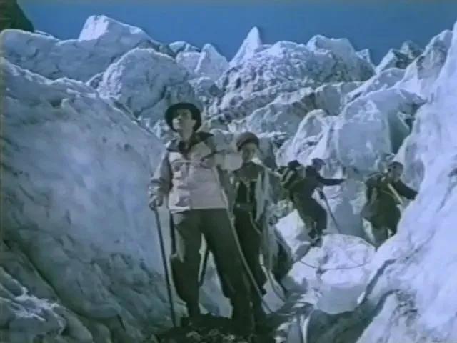 世界电影（0132）苏联电影《水银湖上的魔影》（1956）剧照欣赏