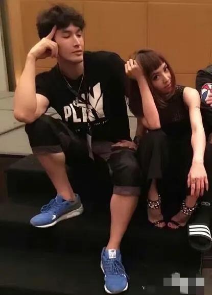 锦荣软饭硬吃第一人，要求蔡依林结婚后上交财产，被甩后说对方矮