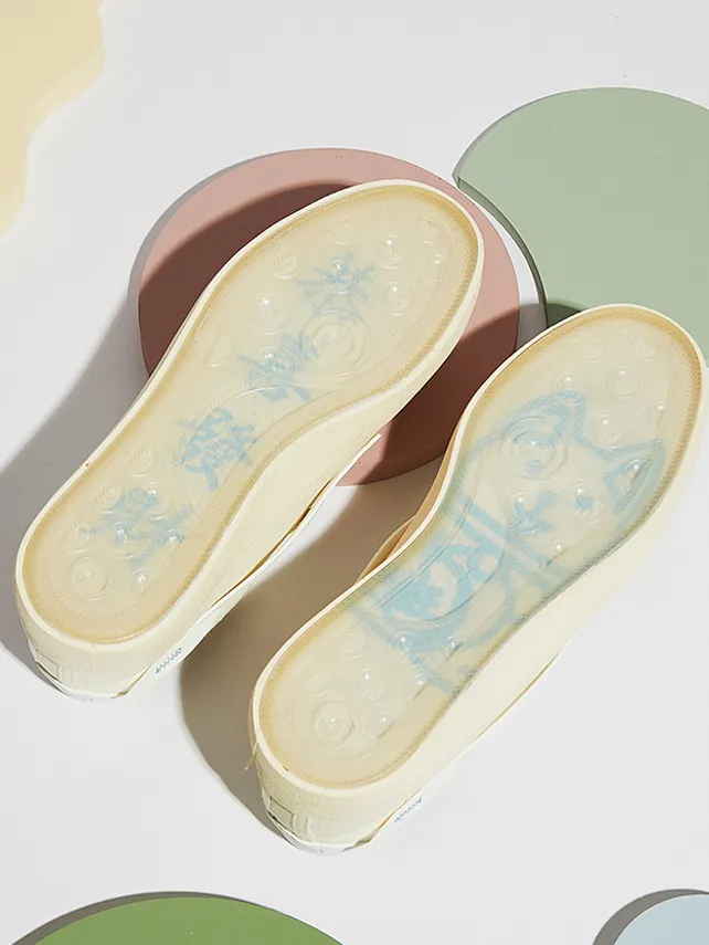 百搭鞋子推荐（冬天女士什么鞋百搭）