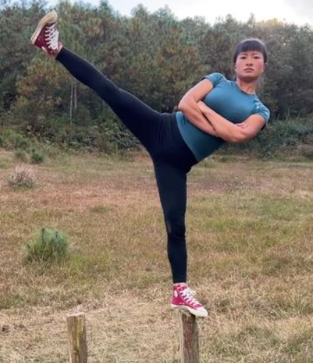 冷美人杨慧:"女版李小龙"掀翻300斤大轮胎,不要彩礼无人敢娶