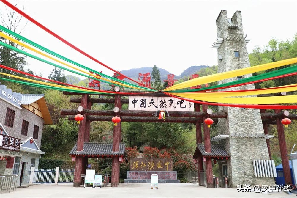 每到這個季節(jié)，來漢江源邂逅清涼舒爽的秘境美景