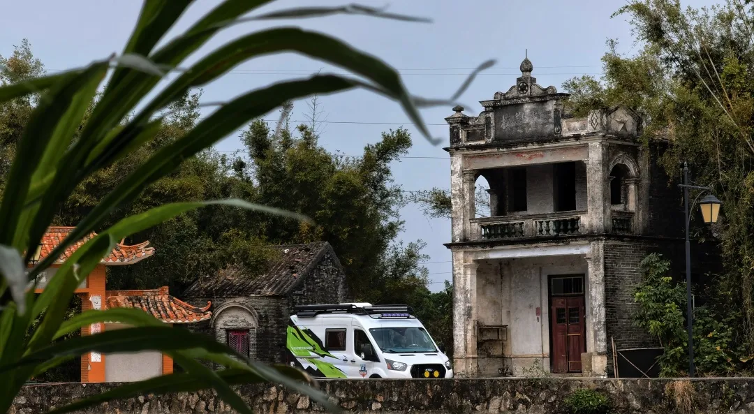 首发价118万！旅美速腾F350路航者四驱越野房车 为何如此任性？