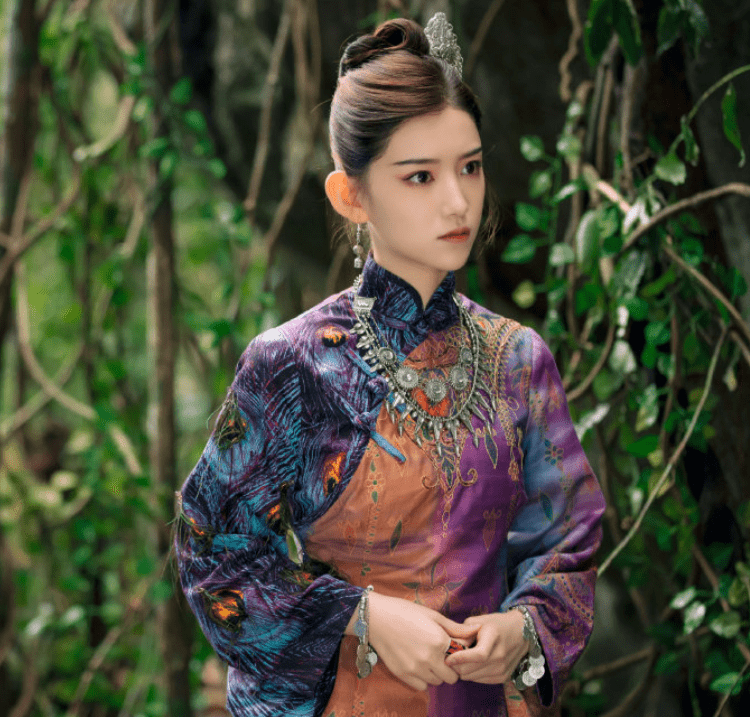 古装VS现代堪称“换头”！多演点古装戏吧，我能磕一辈子