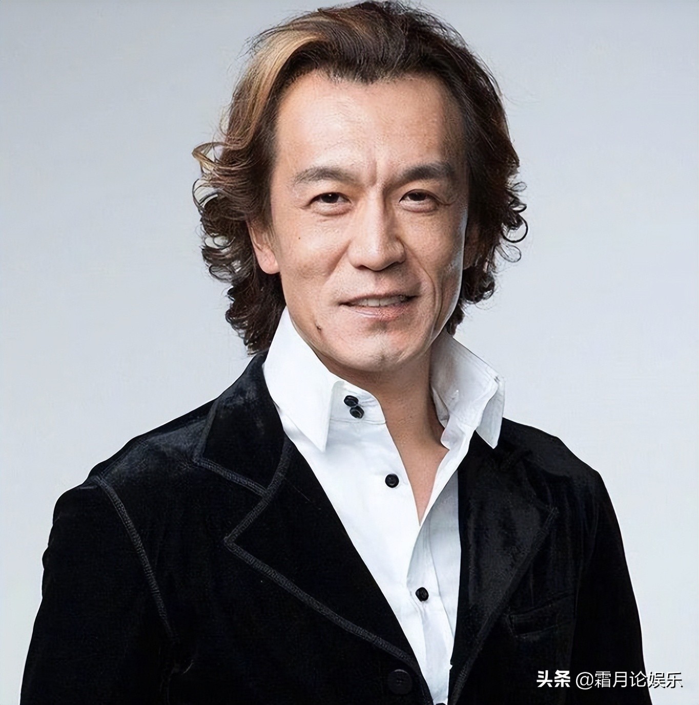 李咏病逝4年了，遗孀哈文的选择令人泪目