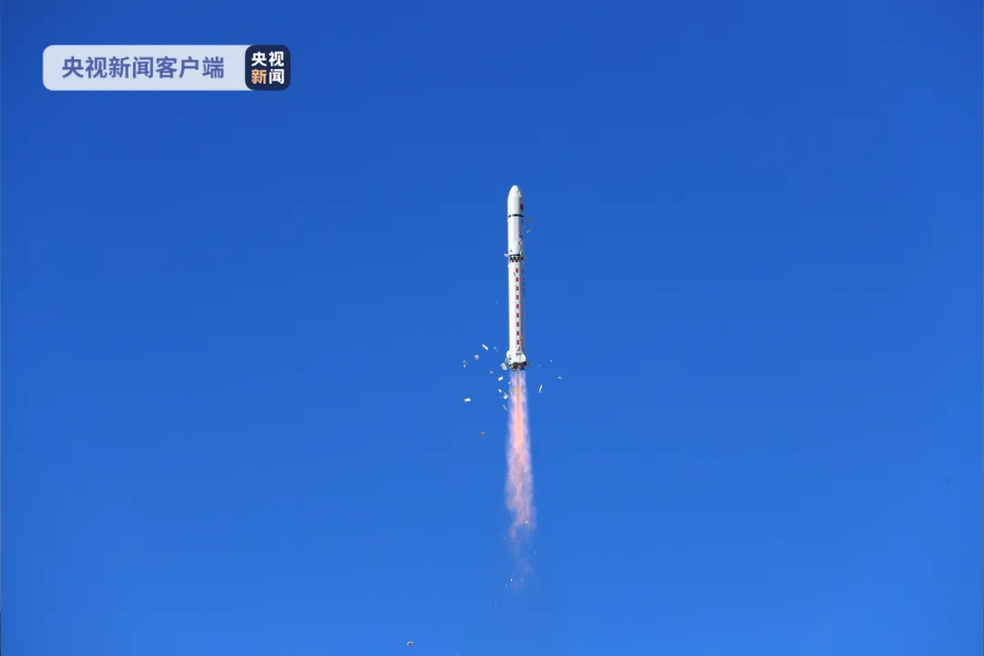 女大学生实名举报辅导员性侵，涉事高校回应【看世界·新闻早知道】