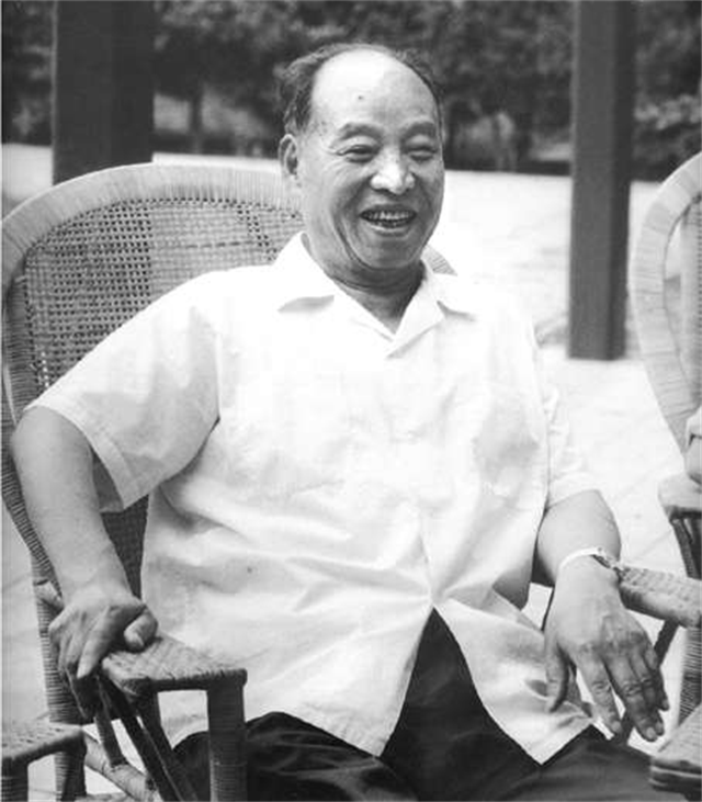 除了毛朱刘周任五大书记，还有2位候补书记：是谁？结局如何？
