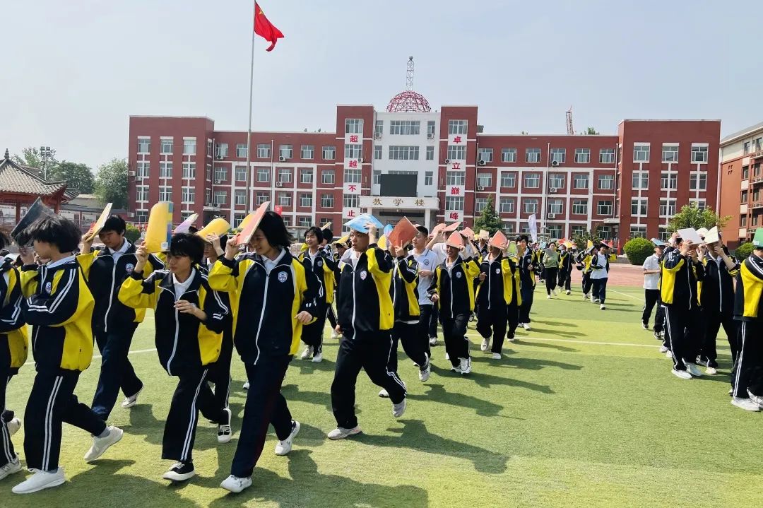 演練有方 應(yīng)急不慌丨廣宗太行中學(xué)開展防震防火緊急疏散演練