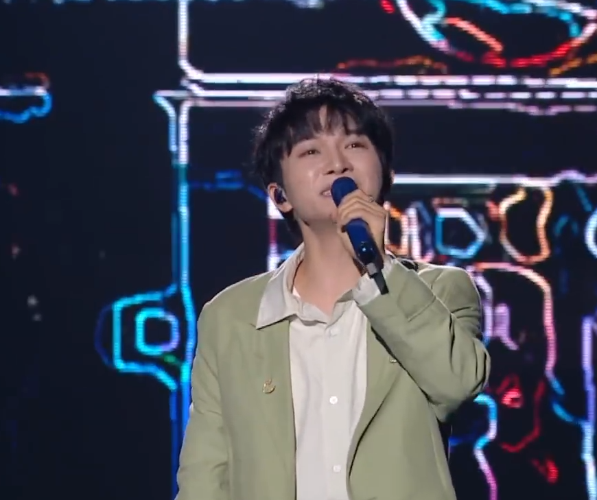 明星清唱名场面，张碧晨惊艳全场，周深简直是“人间百灵鸟”