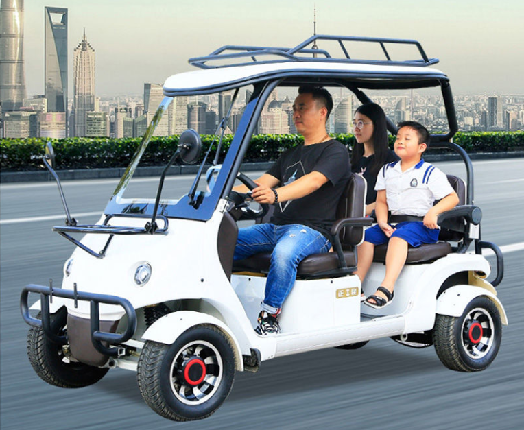 这2款四轮老年代步车,自带雨棚,续航超200公里,60岁以上都能用