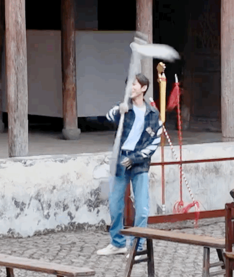 亲错老公、直击要害、反向带货，明星的社死瞬间能有多好笑