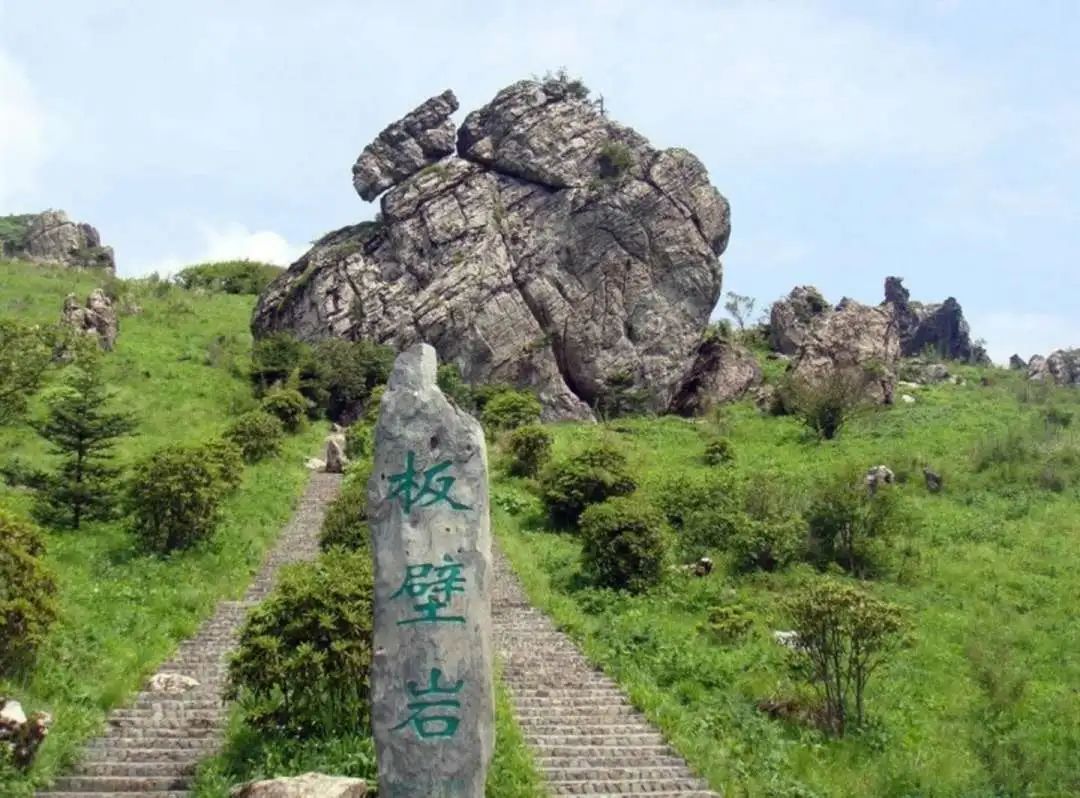 春日是良辰，白雪更添美好，一场春雪“南国雪都”刷屏网络