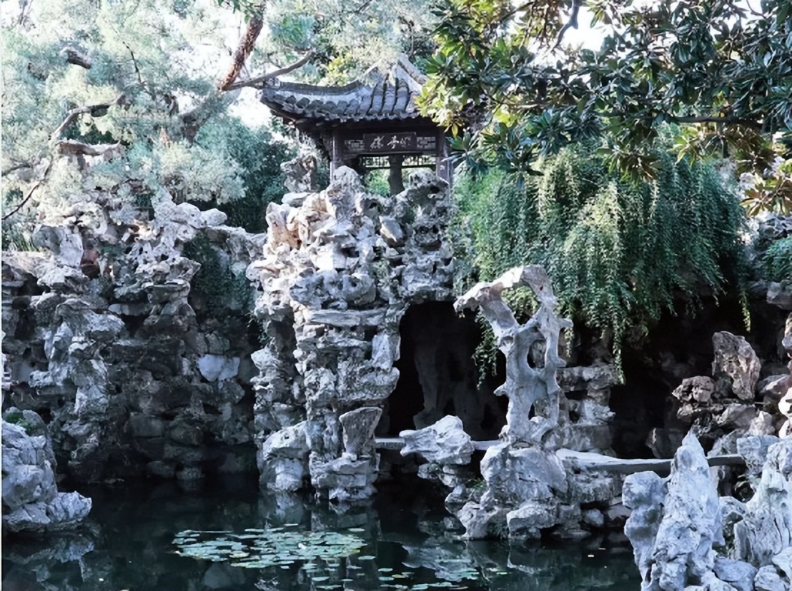 *优惠票需至景区现场购买产"春夏秋冬山光异趣,风晴玉露竹影多姿".