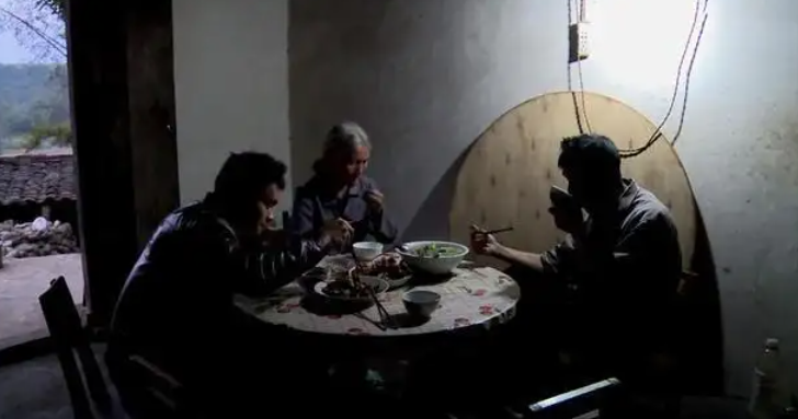 他被称为当代范进，13次高考未能考上心仪大学，他到底想考哪里？