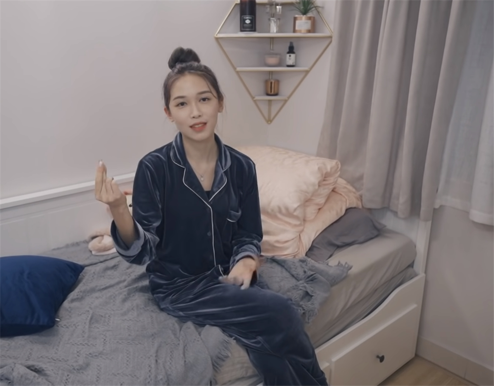 90后女生改造9㎡卧室：将逼仄空间化腐朽为神奇，半平米都不浪费