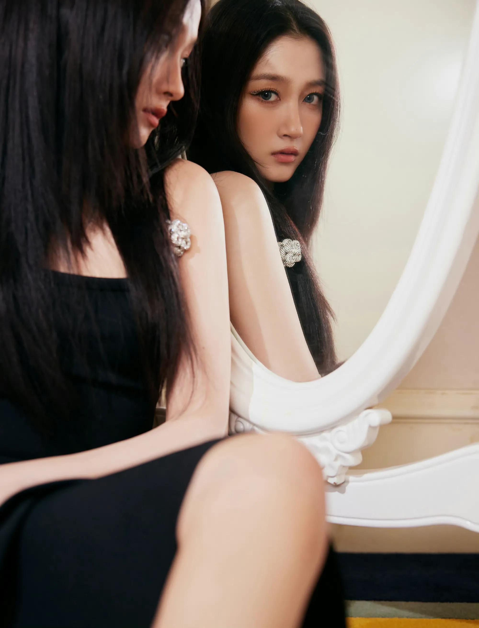 关晓彤闪酷异瞳妆