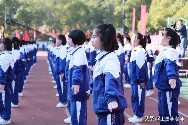 小学生一双鞋子高达“81万”，网友：万一不小心踩一脚，赔多少？