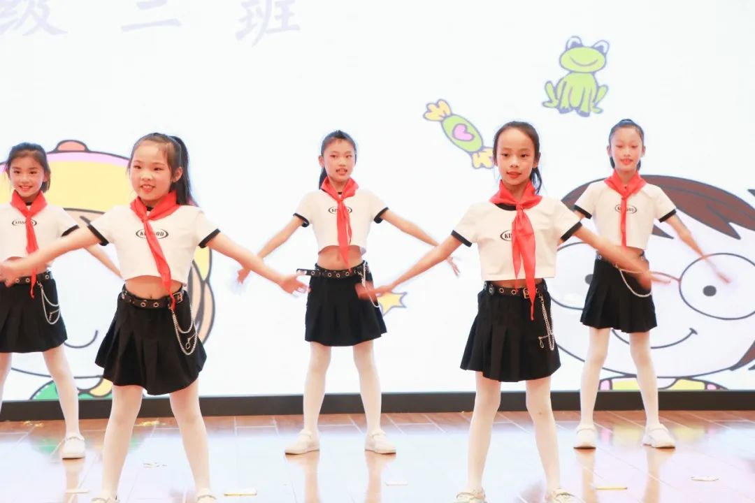 双流区彭镇小学开展第十四届校园艺术节海选暨文艺展演活动