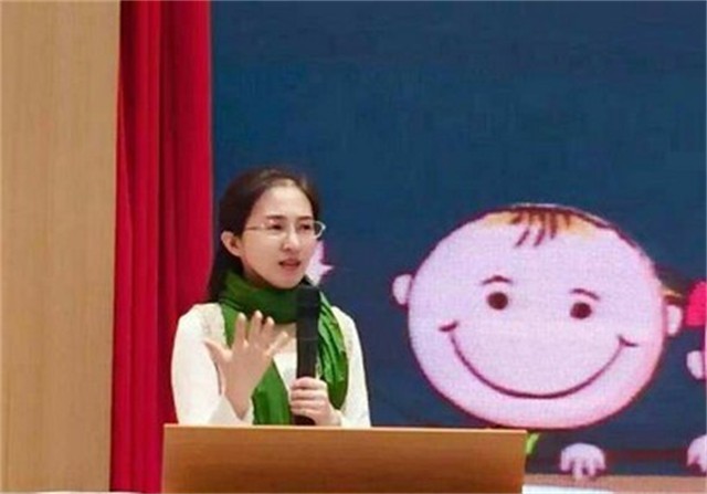 胡红梅的“堕落史”：从最美校长到“无耻小偷”，她经历了什么？