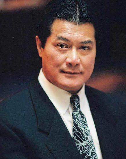 怒斥郑少秋，叫嚣向华强，一代枭雄邓光荣到底有多硬的实力？