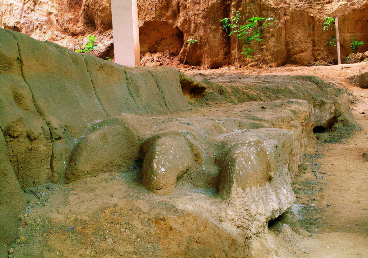 1988年，河北村民挖沙，挖出300多米石头巨龙，专家研究至今