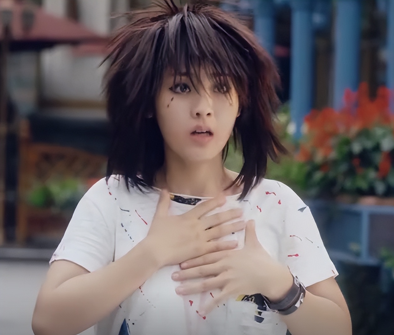 我们的女主,由邢菲饰演(出演过《一年级》,但是这一季我没看,就是从