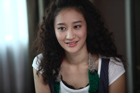 《斛珠》的鞠七七，因撞脸李小冉被挖掘出道，和陈晓还是中戏同学