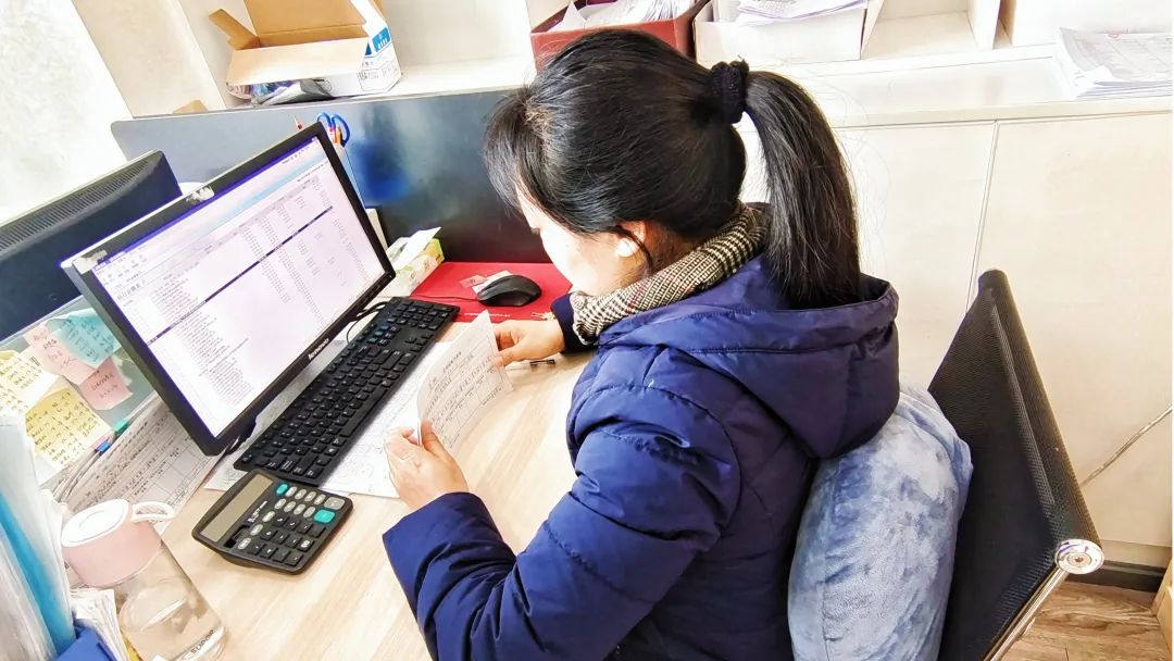 �۷ɼ��Ű��� | ����ƽ���������ƺ�ˮ�ڱ���