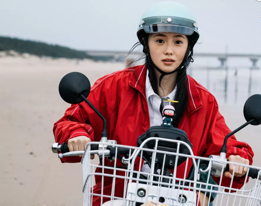 《四海》遭遇差评!剧情套路化,逻辑漏洞多,刘浩存演技劝退观众