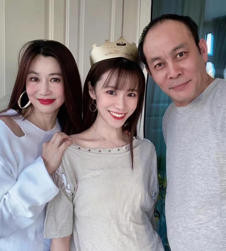 张光北：一套家具和一条毛毯迎娶校花陈炜，如今一家三口其乐融融