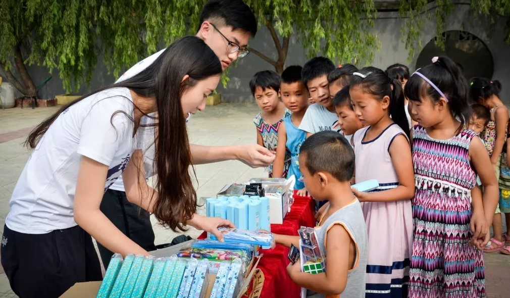 吉大“女神级”医学生走红，颜值与才华双在线，更是心怀远大抱负