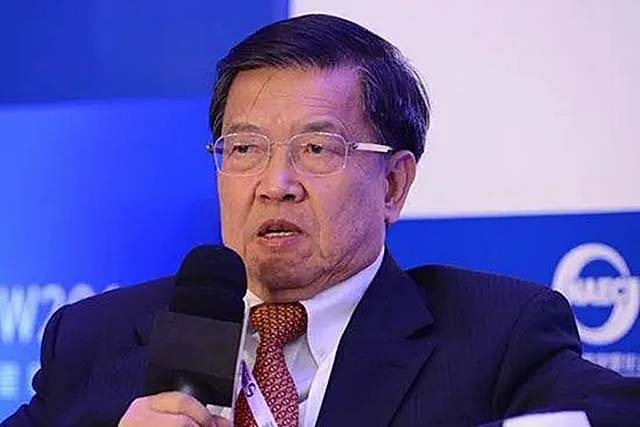 中国入世谈判最后一天，朱镕基说道：龙永图，你不要再递条子了