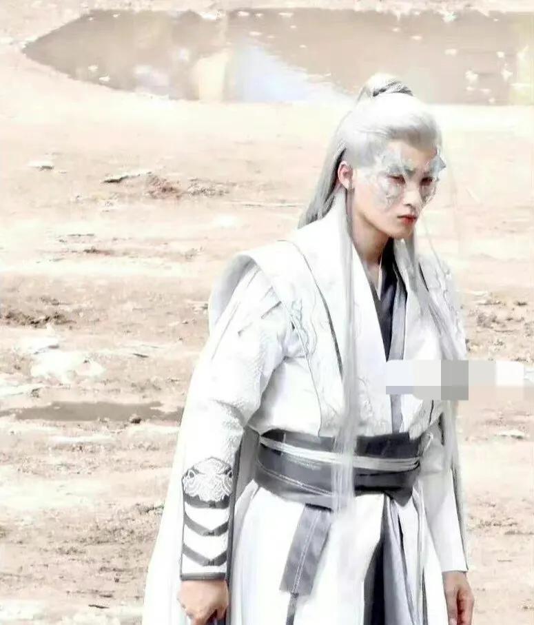 杨紫《长相思》被指改妆造，陈同勋偏爱坎肩，赵丽颖新剧来接力