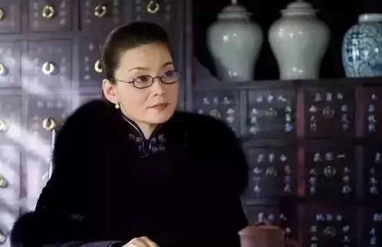 “离婚后至今单身”的10位女星，各有各的心酸，最长的已单身43年