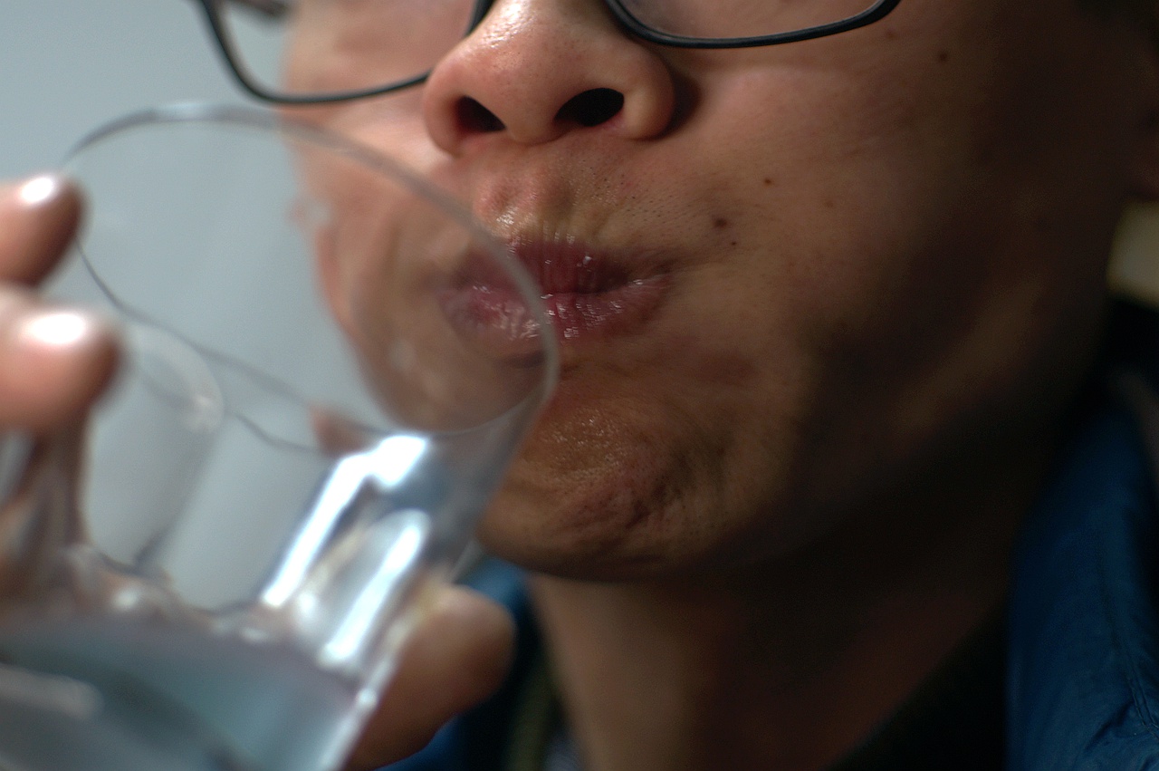 漱口前摇一摇 贝医生精油养护漱口水