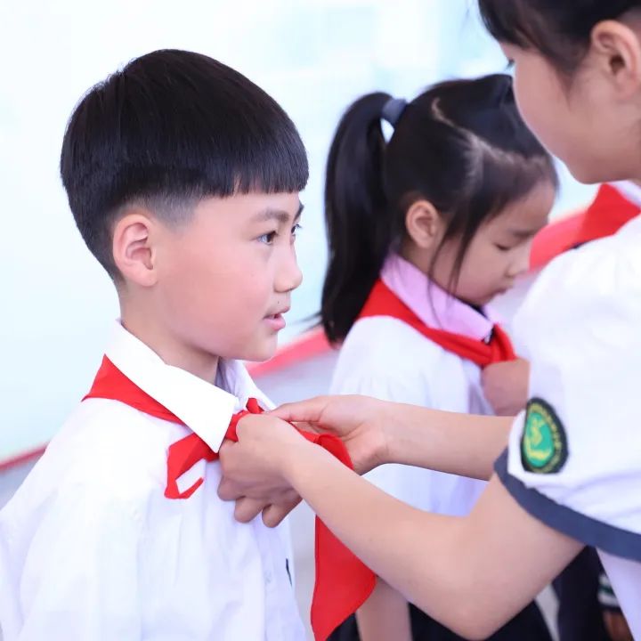红领巾心向党 争做新时代好队员｜成都市双流区黄甲小学