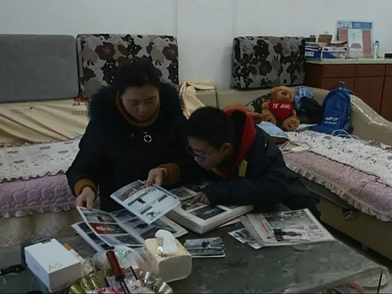 爸爸牺牲10年妈妈瞒了10年，10岁扬州小学生去了爸爸牺牲的地方