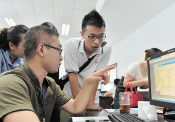 2022十大热度攀升专业新鲜出炉，理工科专业占多半，文科专业1个